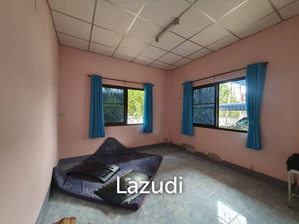 5 Bed 230 SQ.M Property with Several Houses
