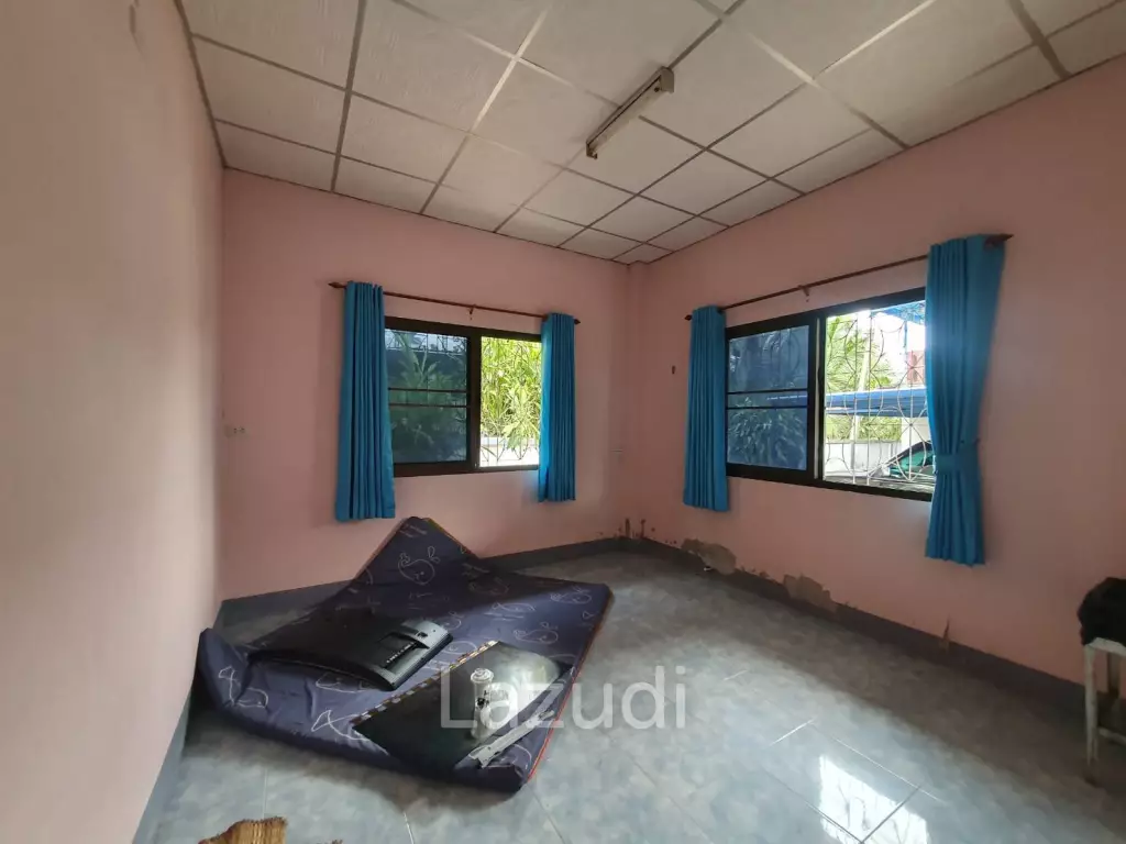 5 Bed 230 SQ.M Property with Several Houses