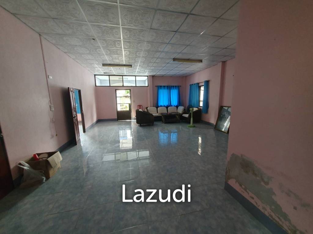 5 Bed 230 SQ.M Property with Several Houses