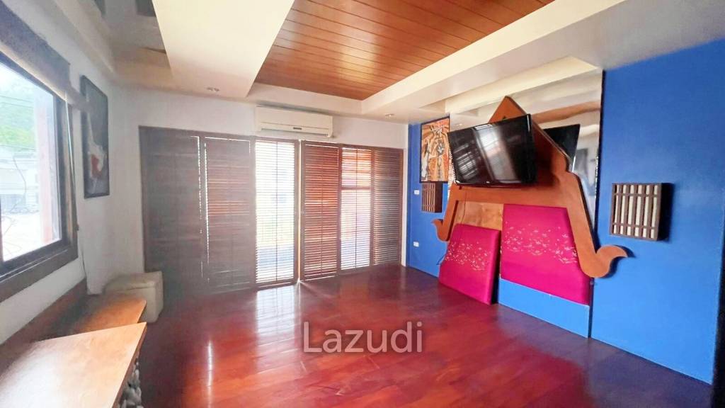 This is a three- storey building four-story property offering a distinct separation for tenants
