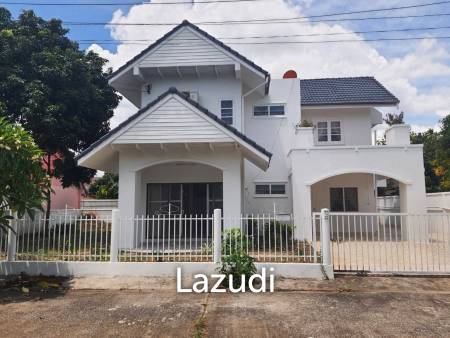 4 Bed 250 SQ.M. The 2 Storey Cozy House 4 Bed 250 SQ.M. The 2 Storey Cozy House