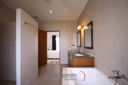 Mali Residence : 3 Bedroom Pool Villa With Amazing Sunset View