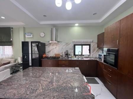 Charming Single-storey  Villa : 2 bed Nestled in the serene area