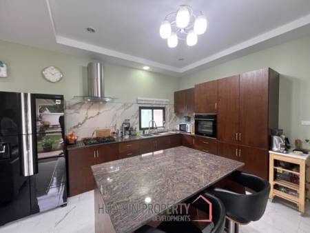Charming Single-storey  Villa : 2 bed Nestled in the serene area