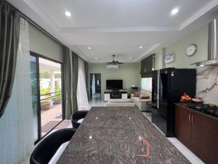Charming Single-storey  Villa : 2 bed Nestled in the serene area