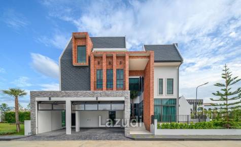 4 Bed 5 Bath 300 SQ.M The Britt Chiangmai
