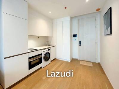 1 Bed 1 Bath 53 SQ.M The Strand Thonglor