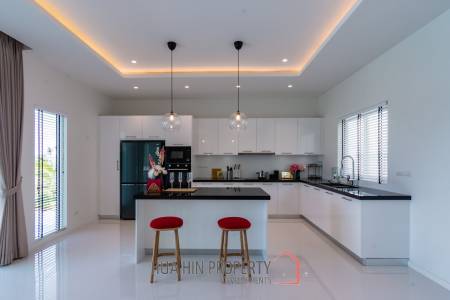 3 Bed 3 Bath 295.22 SQ.M Aria 3 Hua Hin