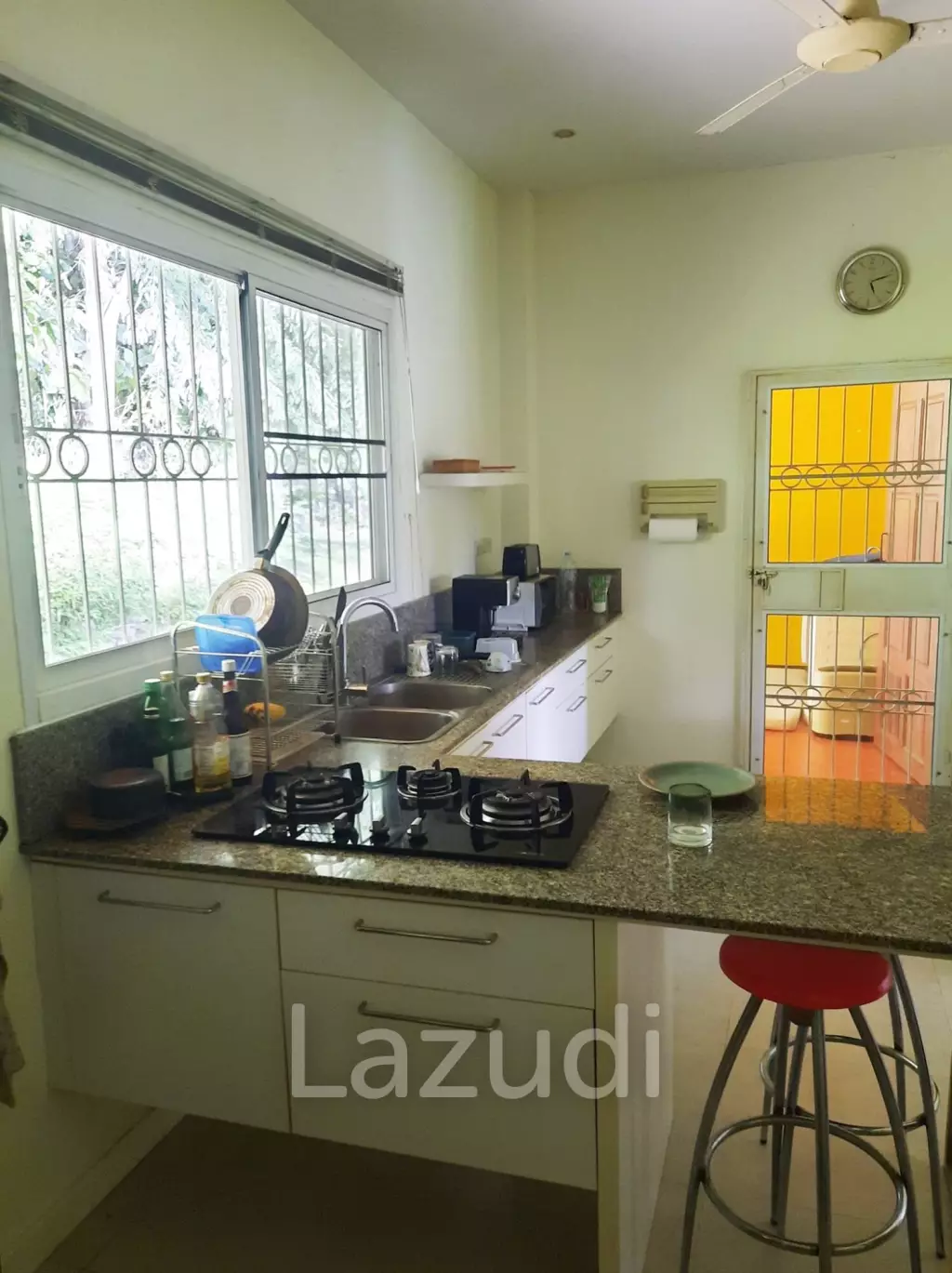 3 Bedrooms Beautiful House/Farm for Sale