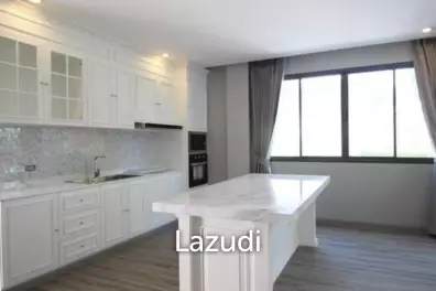 HUA HIN SEA VIEW : 3 storey 7 bed pool villa close to the beach