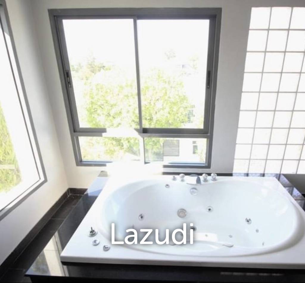 HUA HIN SEA VIEW : 3 storey 7 bed pool villa close to the beach