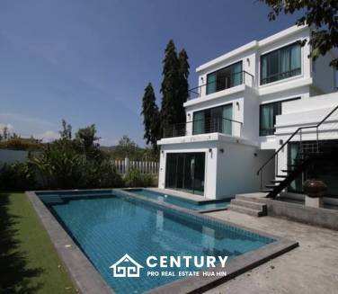 HUA HIN SEA VIEW : 3 storey 7 bed pool villa close to the beach