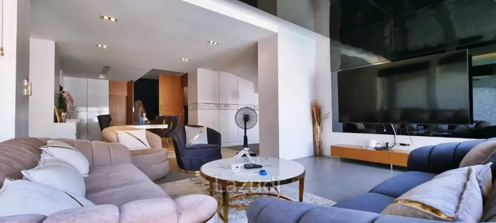 4 Beds 3 Baths 212 SQ.M. Pattaya Lagoon Resort