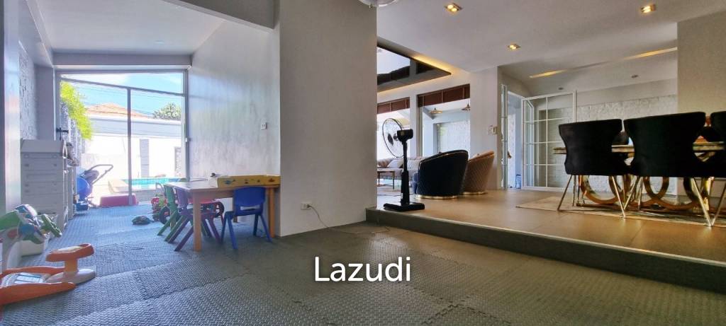 4 Beds 3 Baths 212 SQ.M. Pattaya Lagoon Resort