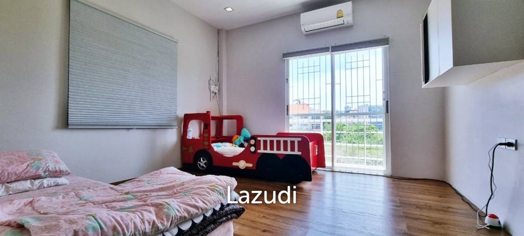 4 Beds 3 Baths 212 SQ.M. Pattaya Lagoon Resort