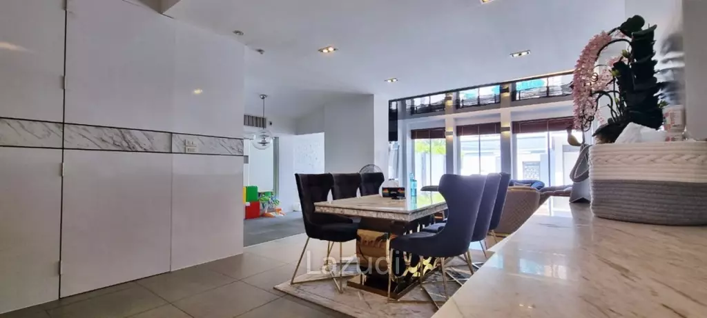4 Beds 3 Baths 212 SQ.M. Pattaya Lagoon Resort