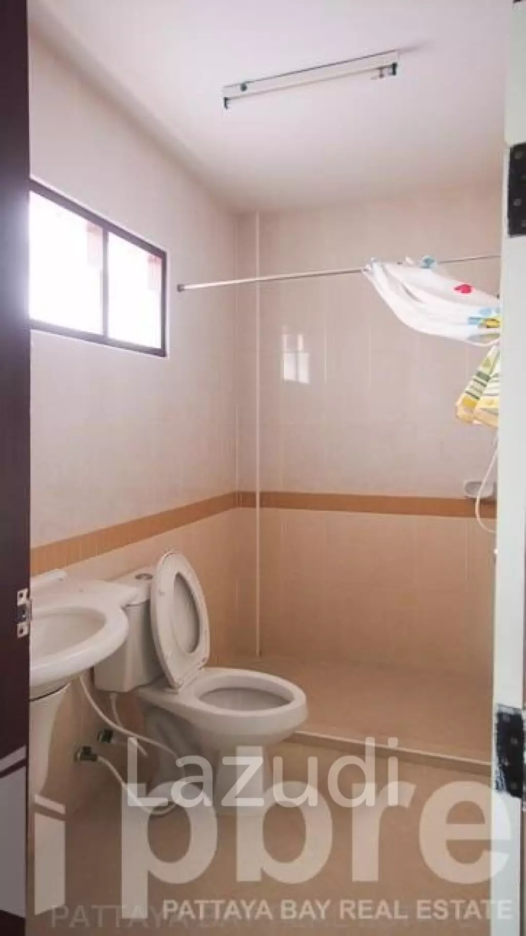 Double Shop House For Sale In Pattaya East