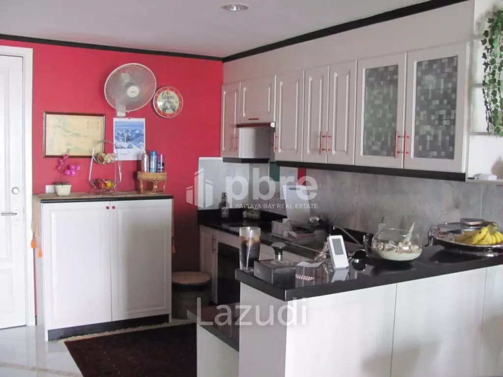 Stunning Condo at Regent Pratumnak, Chonburi