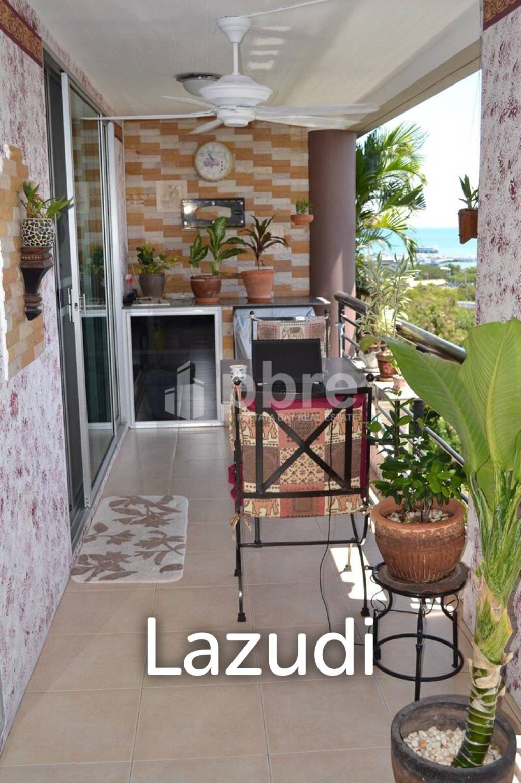 Stunning Condo at Regent Pratumnak, Chonburi