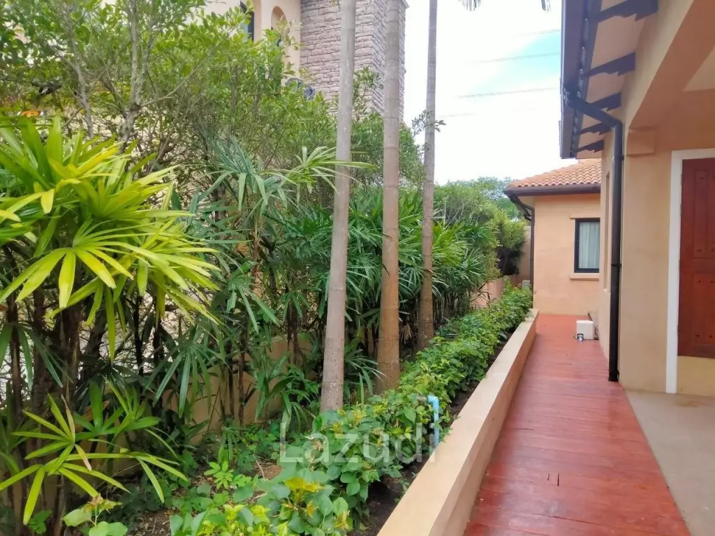 Nusa Chivani Village In Bang Saray