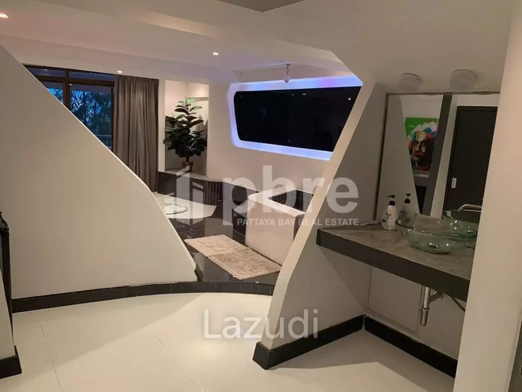 5 Bed 3 Baths 385 SQ.M Jomtien Plaza Condotel