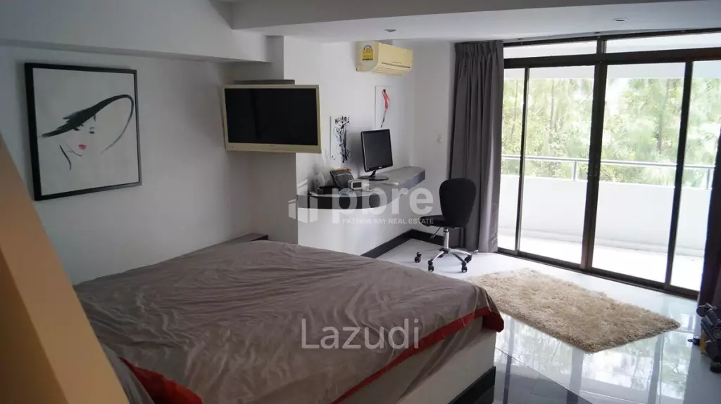 5 Bed 3 Baths 385 SQ.M Jomtien Plaza Condotel