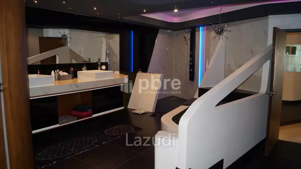 5 Bed 3 Baths 385 SQ.M Jomtien Plaza Condotel