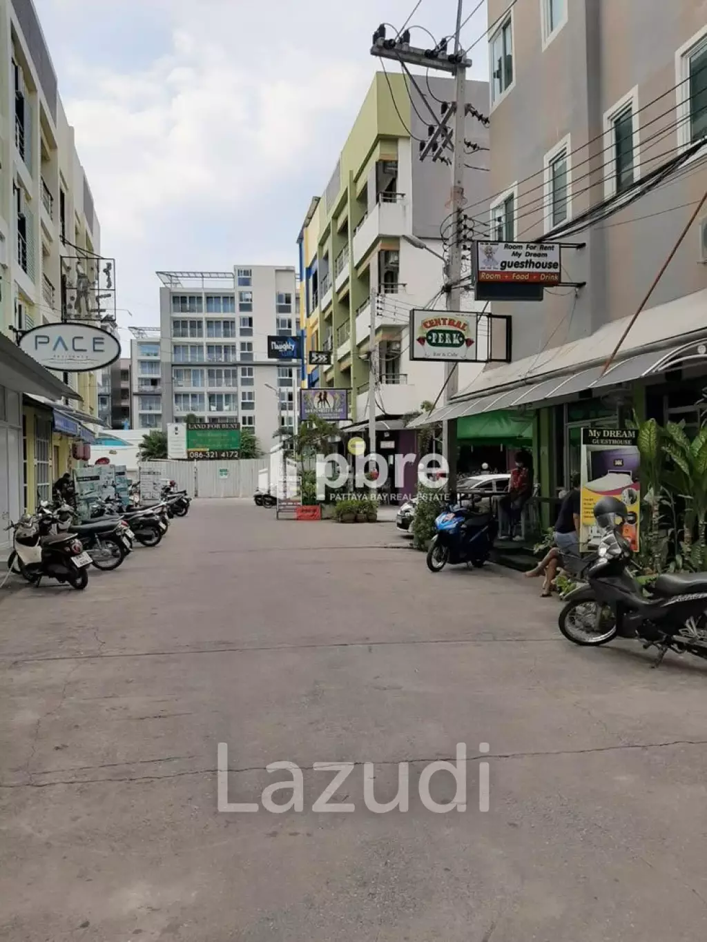 Town House For Sale In Soi Buakhao