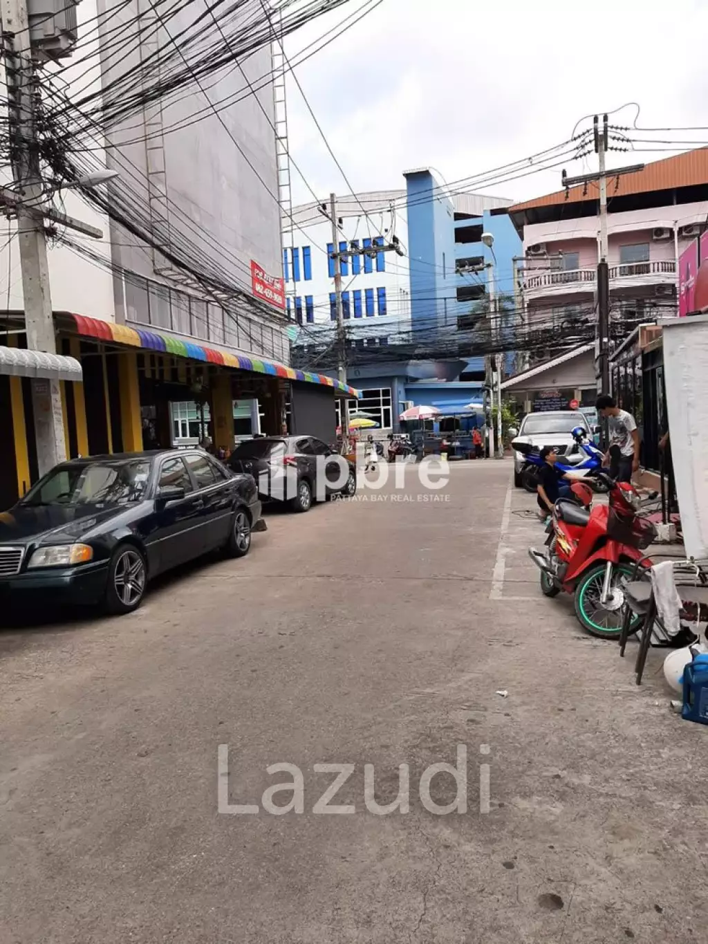 Town House For Sale In Soi Buakhao