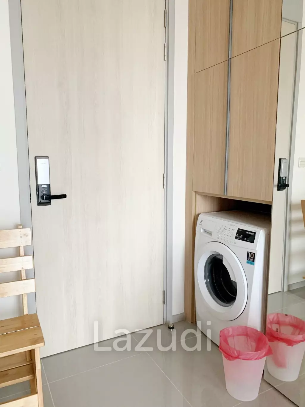 1 Bedroom 1 Bathroom 32 SQ.M M Jatujak