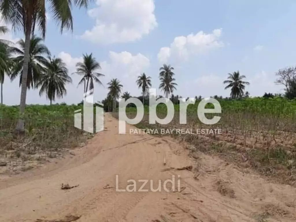 Land for sale in Huay Yai