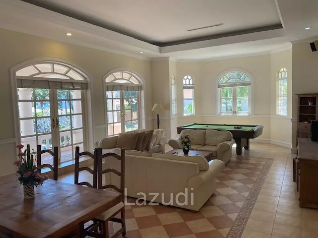 Grand Luxury 5 Bed Pool Villa