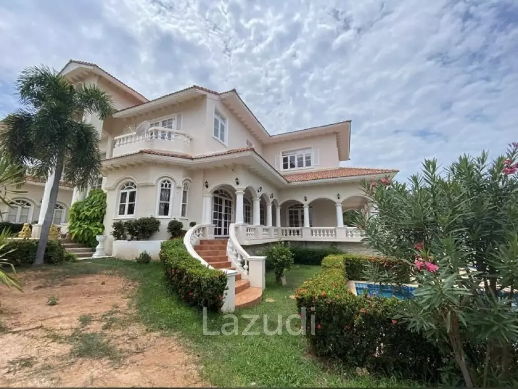 Grand Luxury 5 Bed Pool Villa
