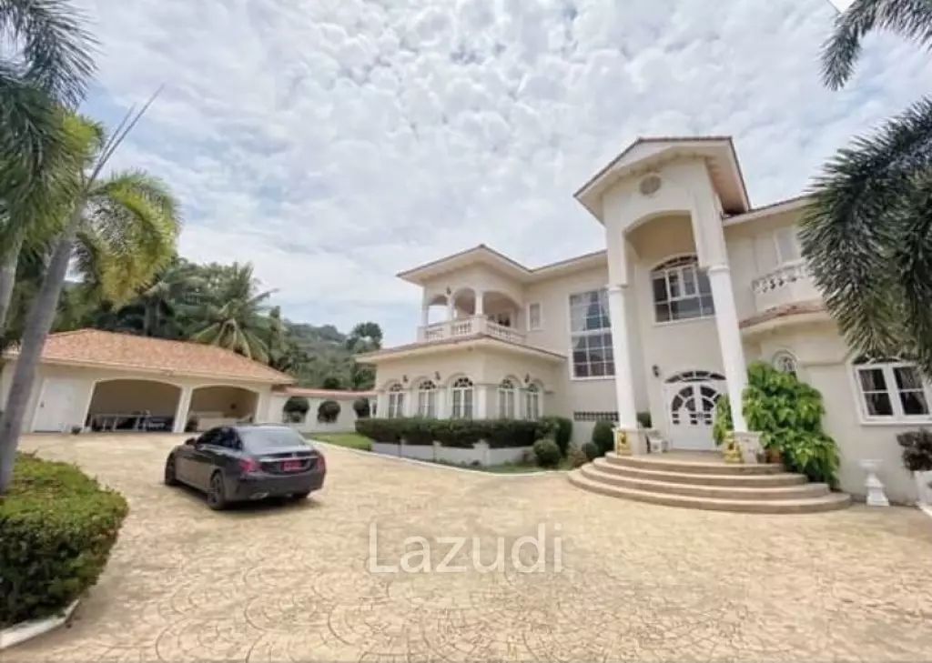 Grand Luxury 5 Bed Pool Villa