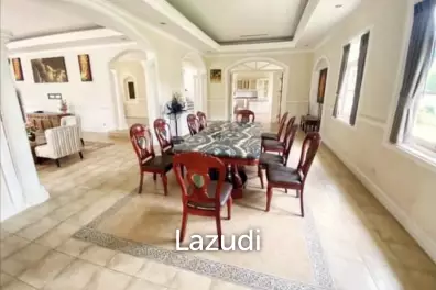 Grand Luxury 5 Bed Pool Villa
