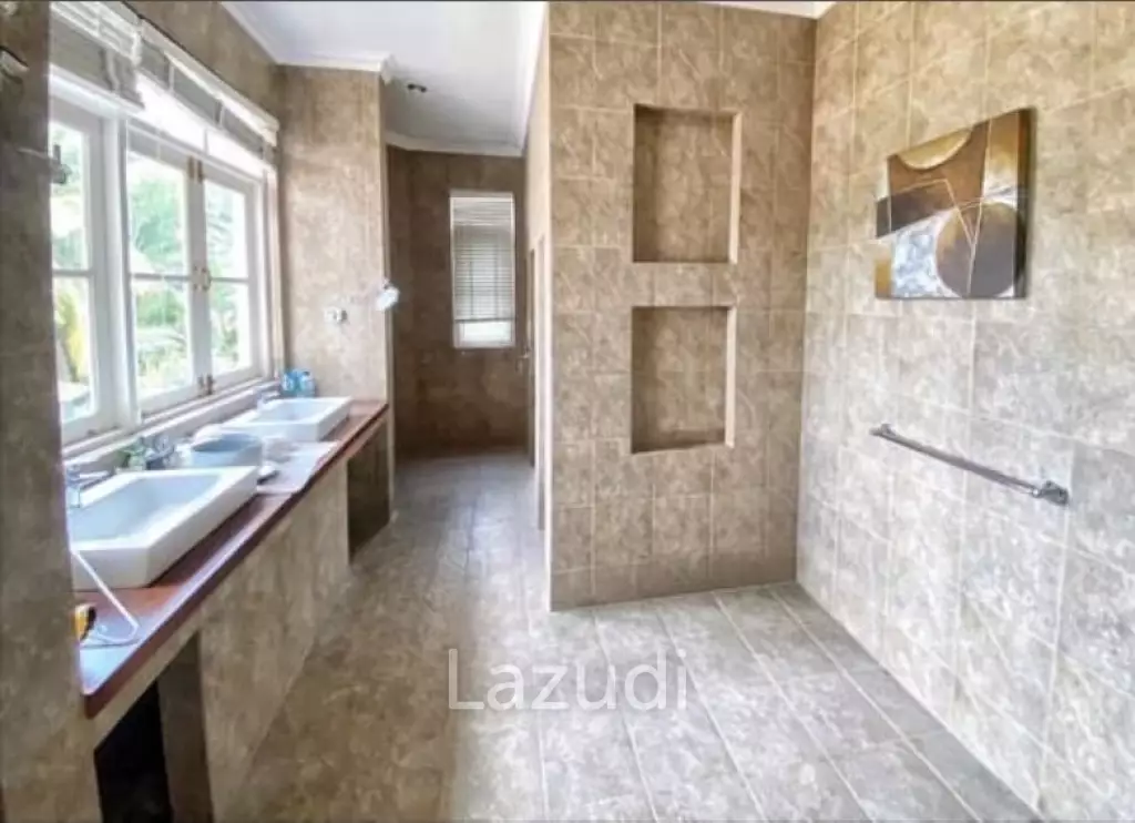 Grand Luxury 5 Bed Pool Villa