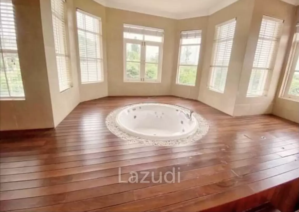 Grand Luxury 5 Bed Pool Villa