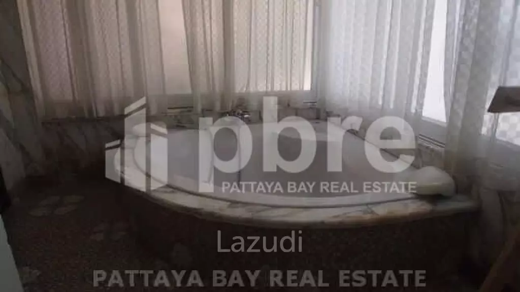Jomtien Palace Pool Villa For Sale