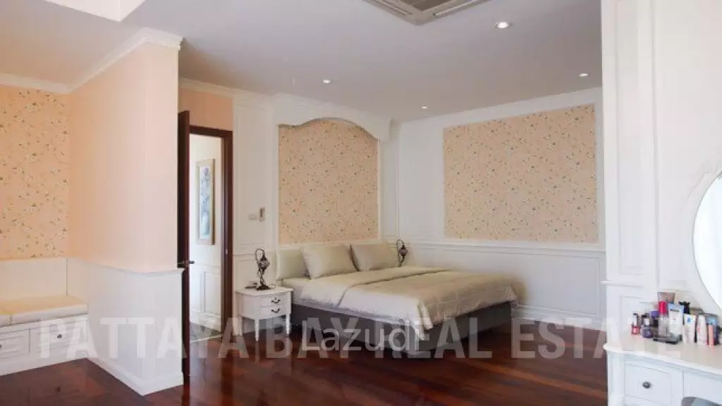 Jomtien Pool Villa for Sale