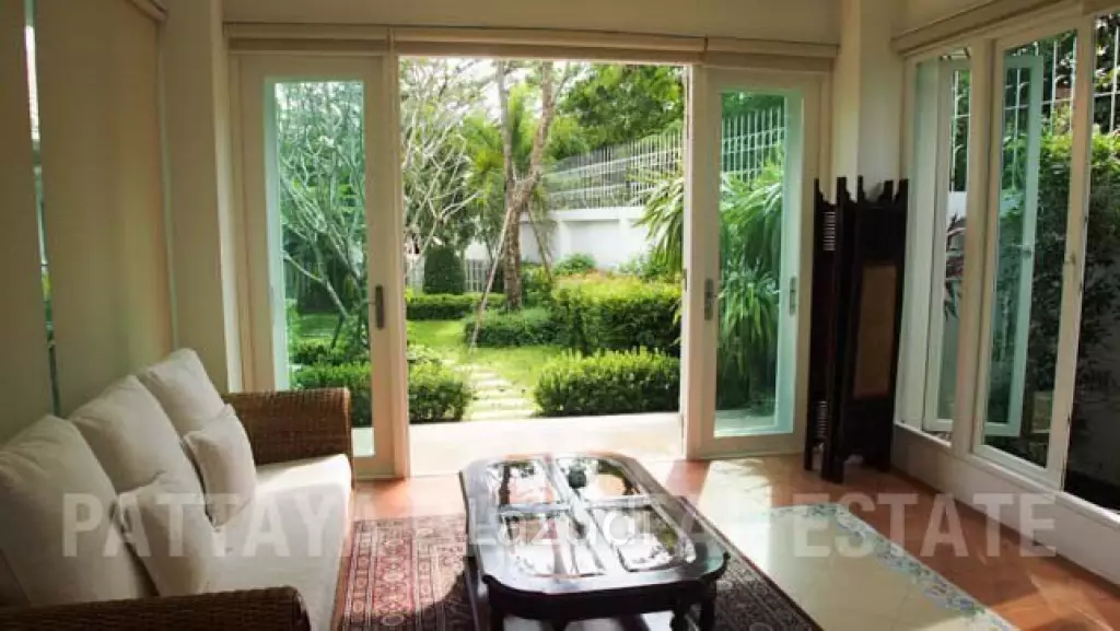 Jomtien Pool Villa for Sale