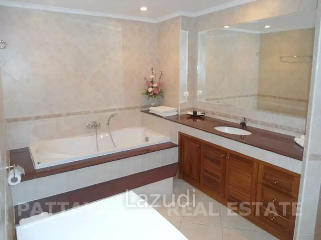 1 Bed 1 Bath 102 SQ.M View Talay Residence 6