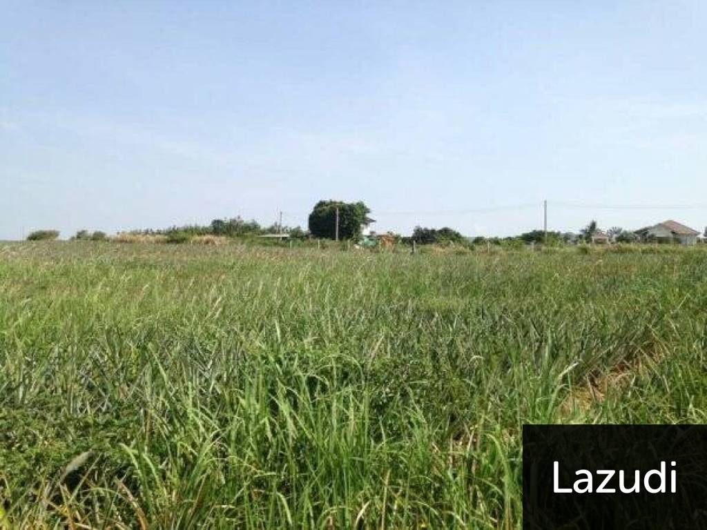 3.5 Rai of Lovely Land, nr main road with great views.