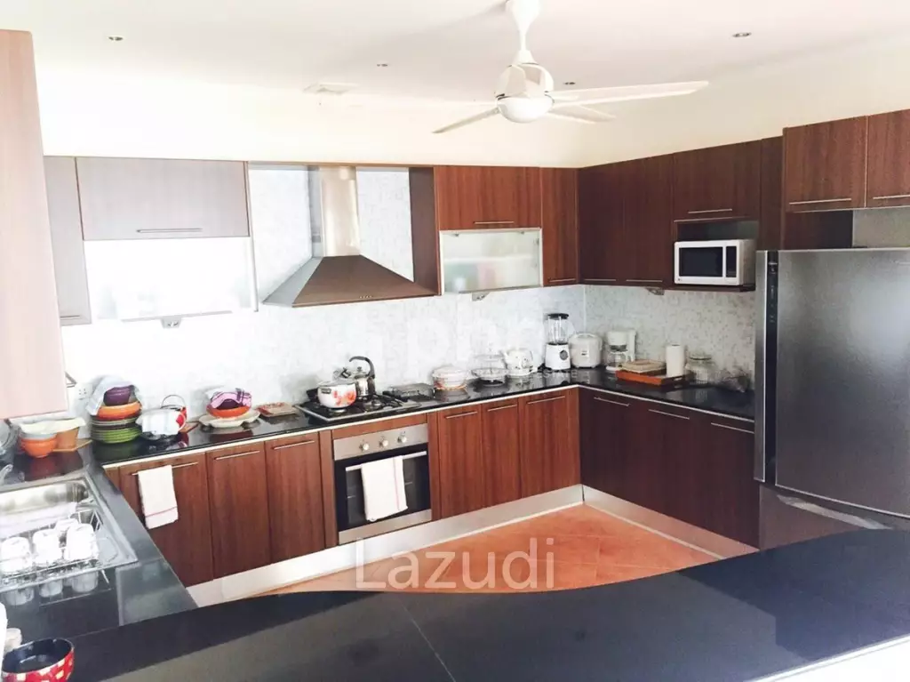 Freeway Villa For Sale in East Pattaya