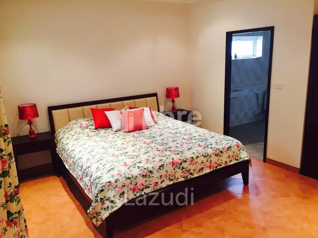 Freeway Villa For Sale in East Pattaya