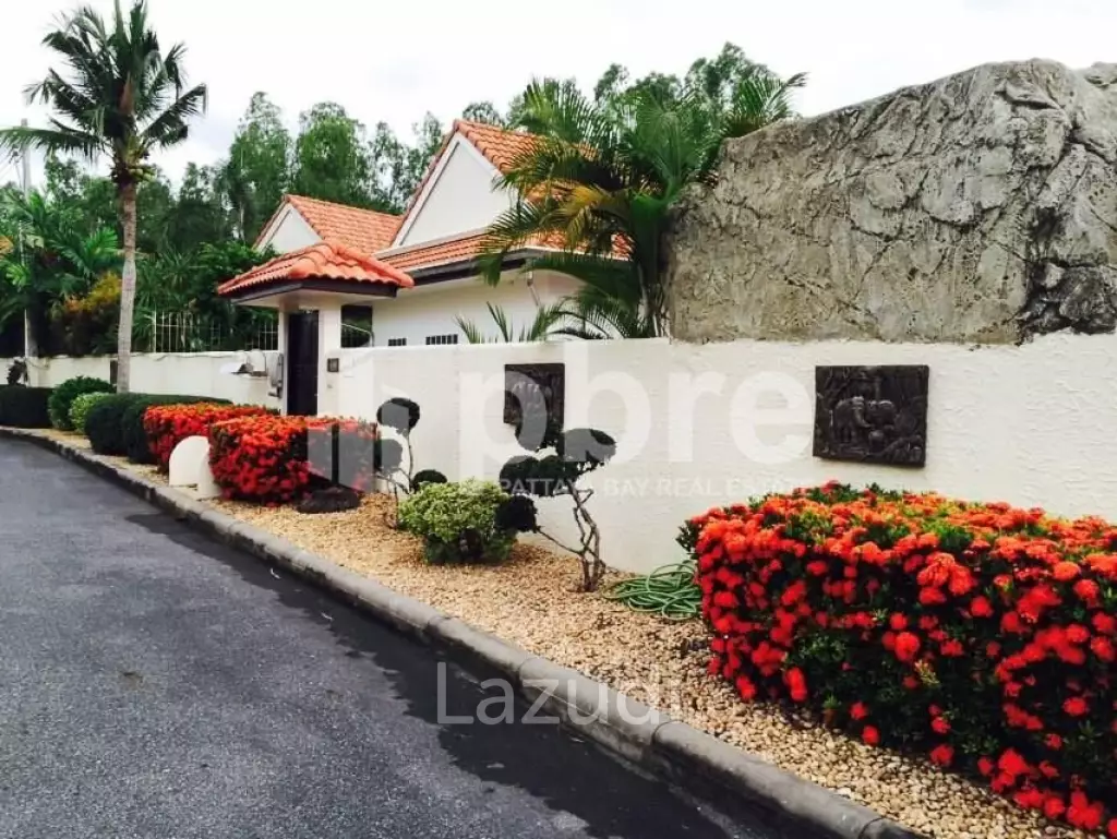 Freeway Villa For Sale in East Pattaya