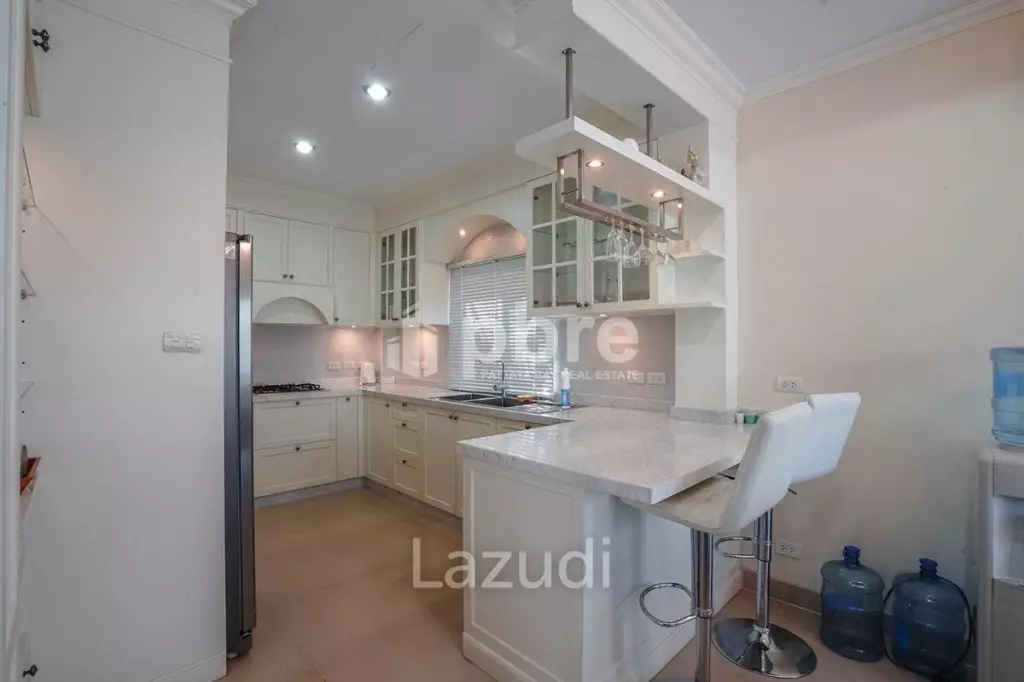 Baan Dusit For Sale in Huay Yai