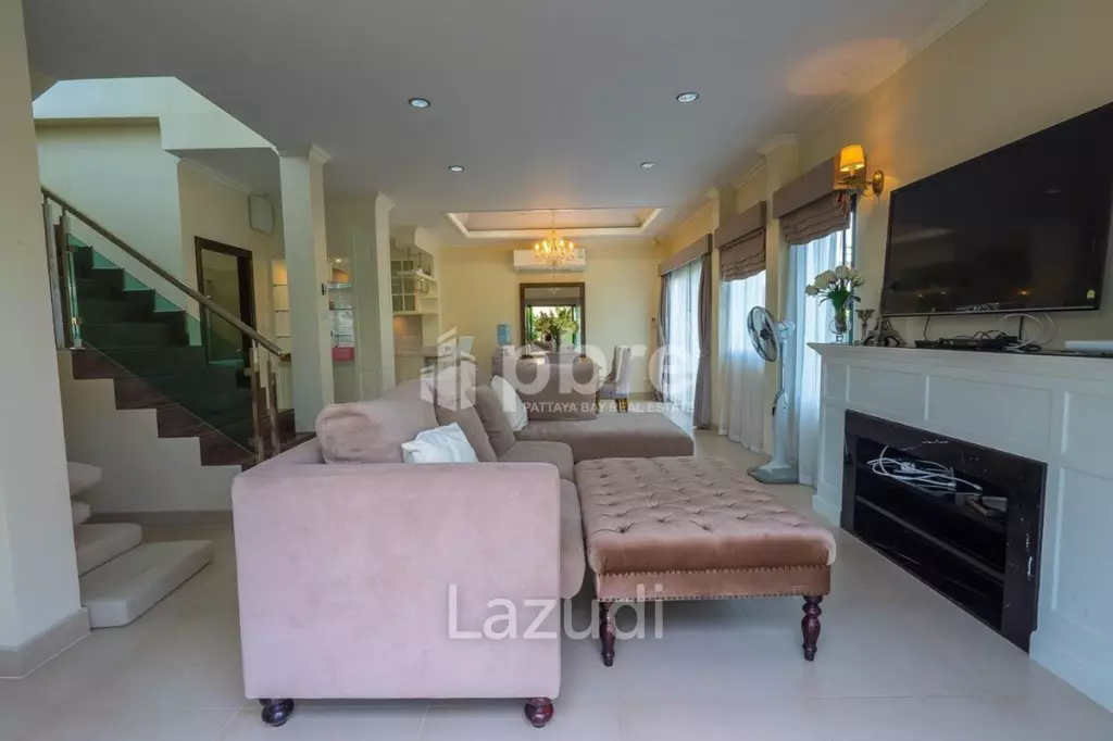 Baan Dusit For Sale in Huay Yai