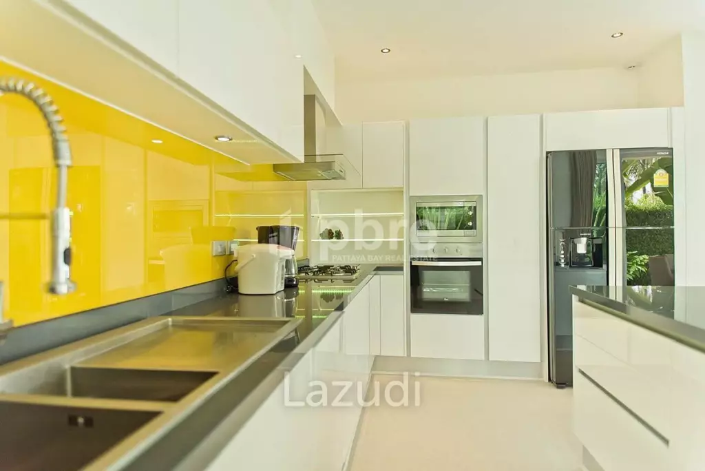 The Vineyard Pool Villa For Sale in Mabprachan