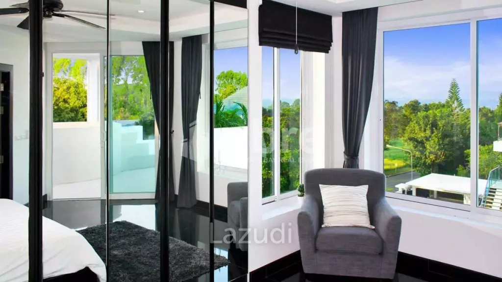 Luxury Villa For Sale in Bang Saray