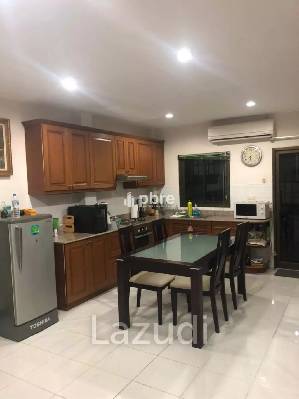Town House  For Sale in Pratumnak